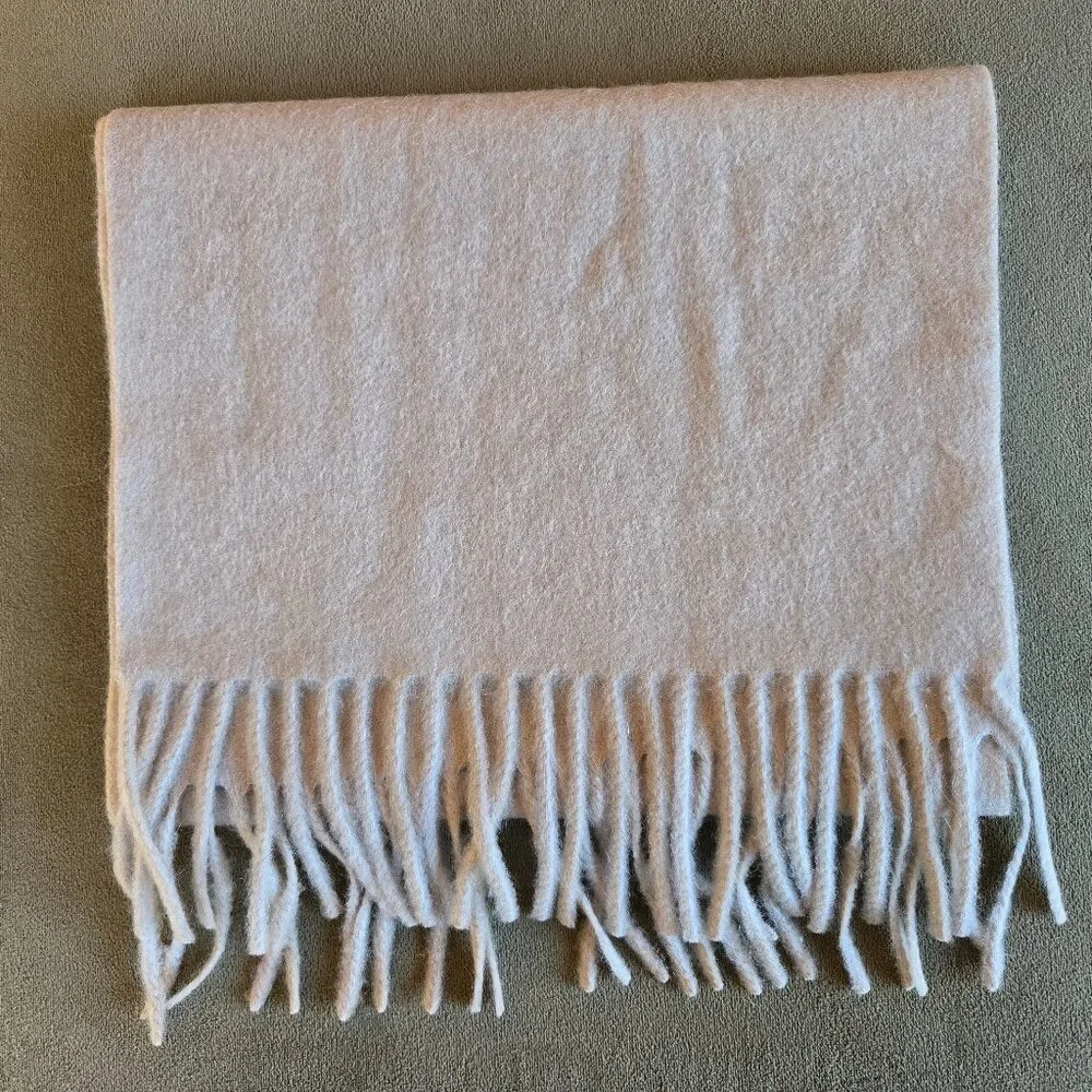 NWOT Uniqlo Woven Cashmere Scarf